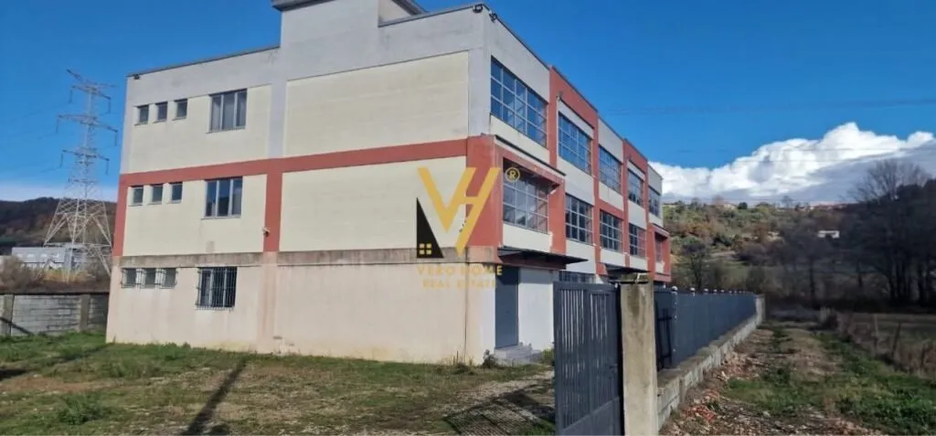 Warehouse for rent in Prush, Tirana, 700 m². Photo 1 of 1