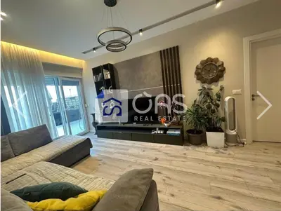 Appartamento 3+1 in vendita a Kodra e Diellit, Tirana, 241 m². Foto 1 di 8