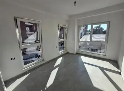 Ufficio in affitto a Laprakë, Tirana, 95 m². Foto 2 di 4
