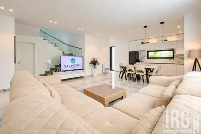 Vilë në shitje në San Pietro, Durrës, 160 m². Foto 2 nga 12