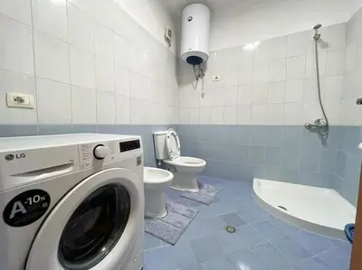 Apartament 2+1 me qera në Astir, Tiranë, 100 m². Foto 11 nga 11