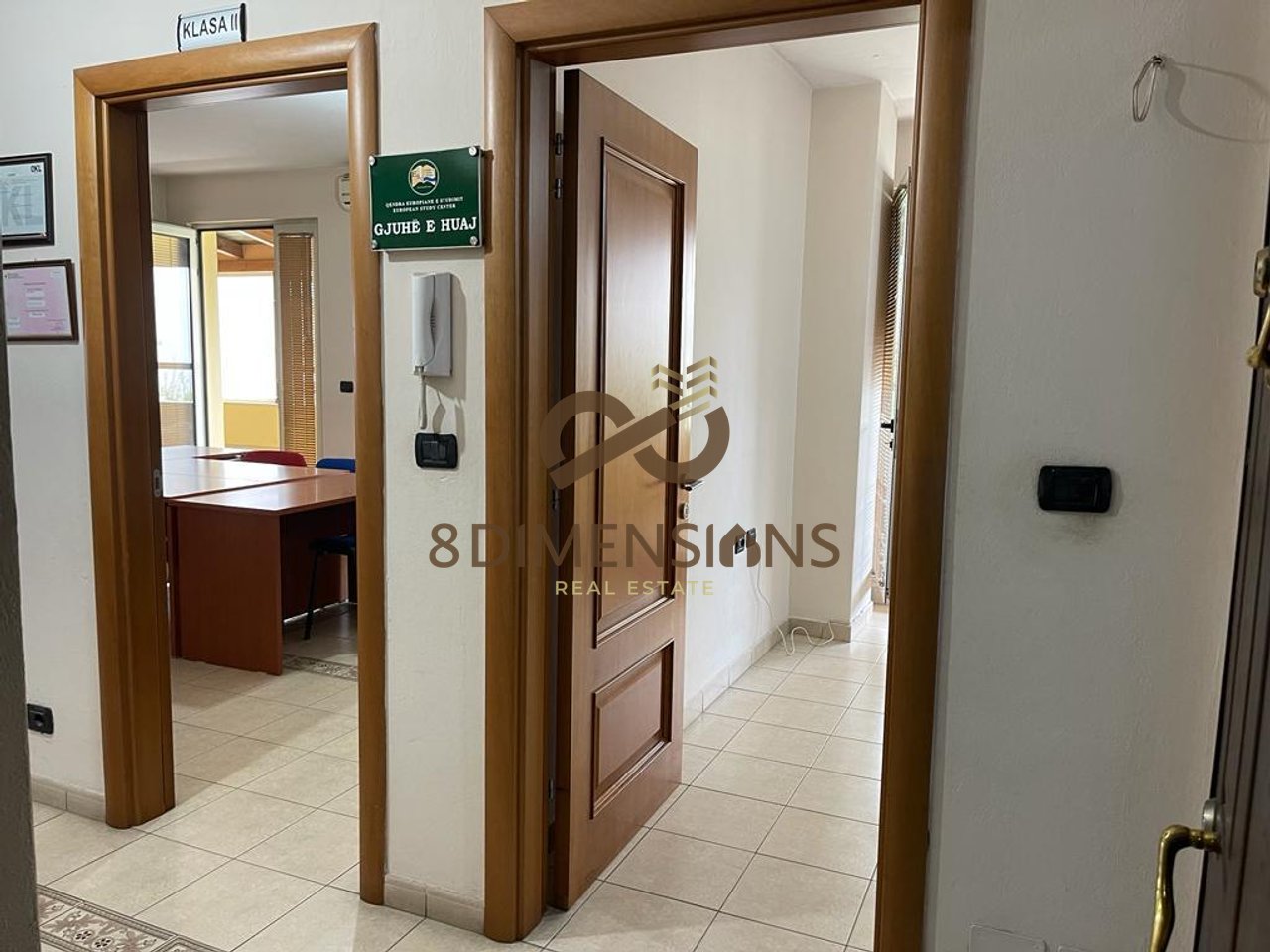 Zyrë garsoniere me qera në Don Bosko, Tiranë, 140 m². Foto 1 nga 12