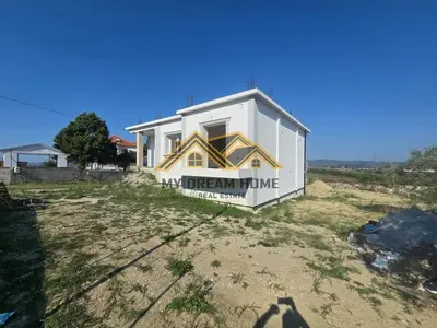 Shtëpi private në shitje në Arapaj, Durrës, 1 003 m². Foto 2 nga 9