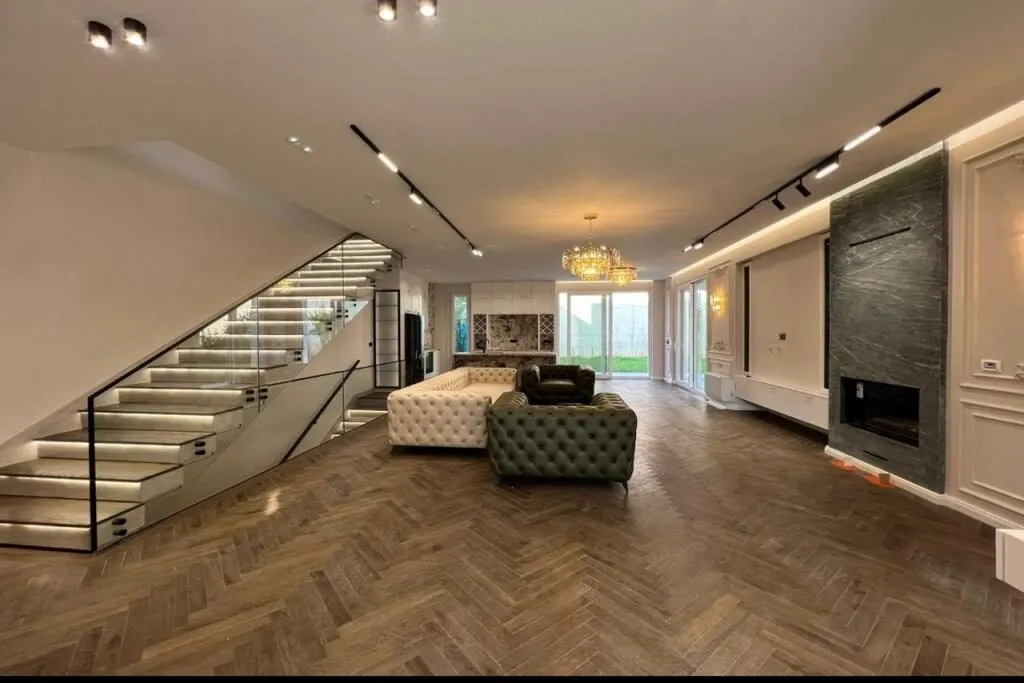 Villa in affitto a TEG, Tirana, 306 m². Foto 1 di 12
