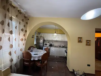 Apartament 2+1 me qera në Rruga Fortuzi, Tiranë, 90 m². Foto 3 nga 7