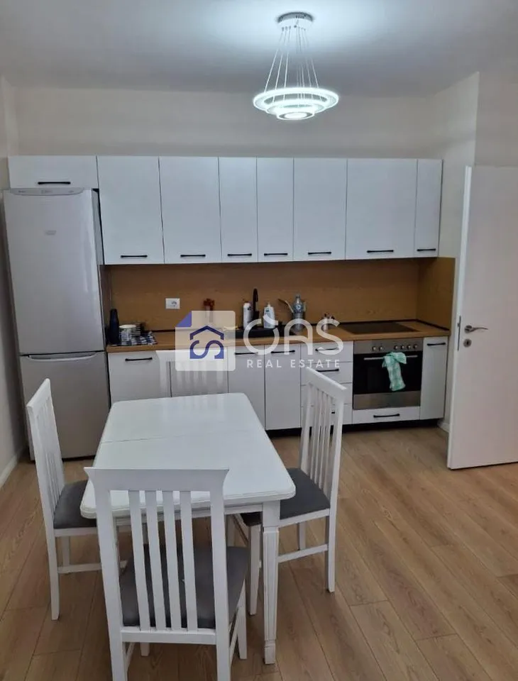Appartamento 2+1 in affitto a Fusha Aviacionit, Tirana, 100 m². Foto 1 di 2