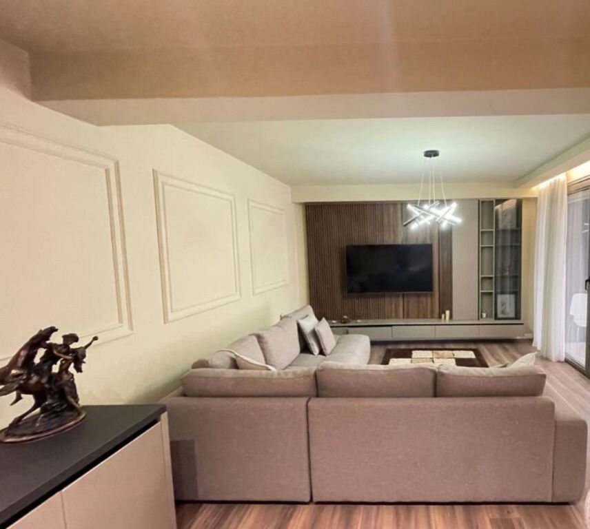 Appartamento 3+1 in affitto a Liqeni i Tiranës, Tirana, 155 m². Foto 3 di 3