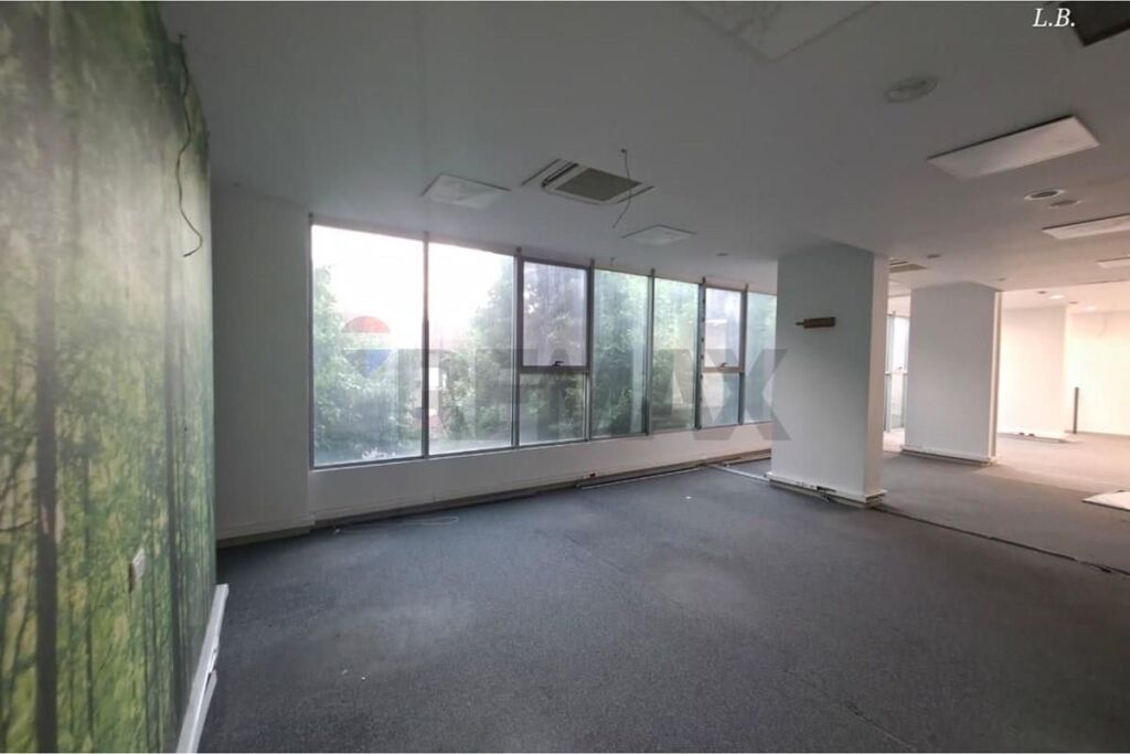 Office for rent in Rruga Siri Kodra, Tirana, 530 m². Photo 3 of 3