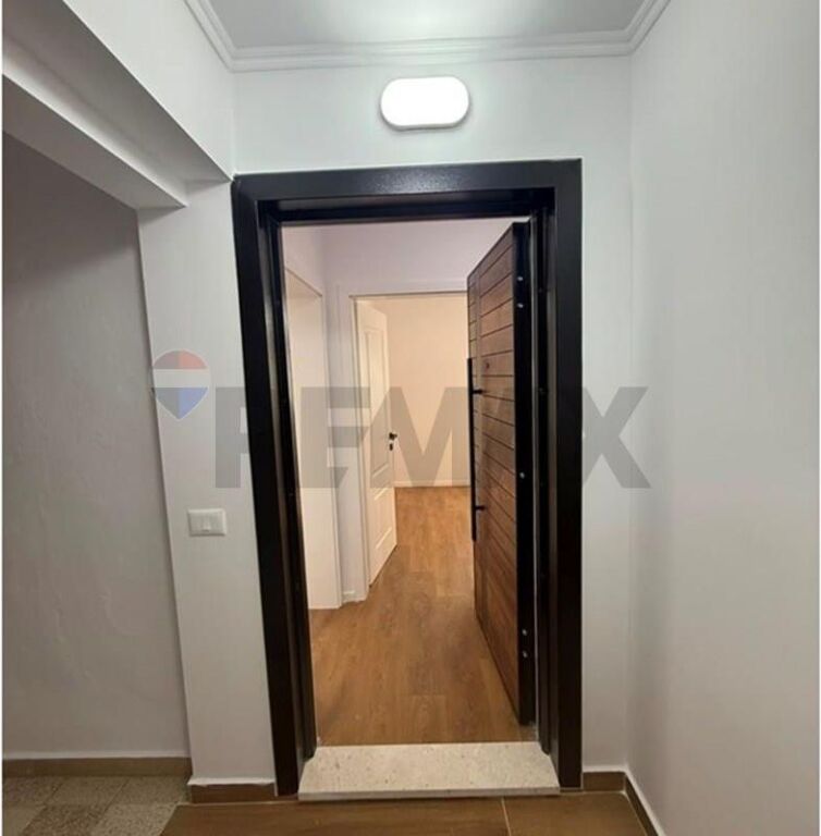 Monolocale in vendita a Porcelan, Tirana, 30 m². Foto 1 di 3