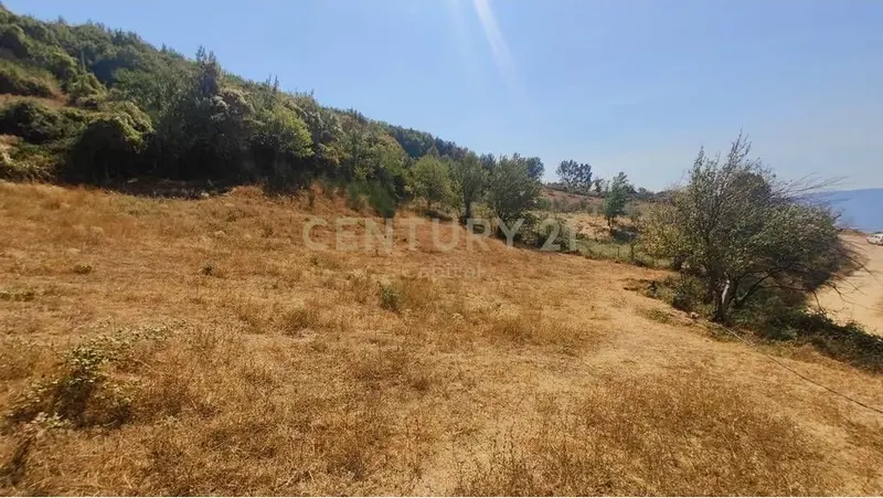 Terreno in vendita a Priske e Madhe, Tirana, 3.000 m²