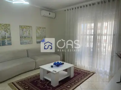 Apartament 1+1 me qera në Bulevardi Zogu I, Tiranë, 68 m². Foto 2 nga 7