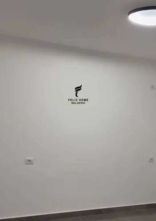 Appartamento 2+1 in affitto a Kombinat, Tirana, 53 m². Foto 1 di 3