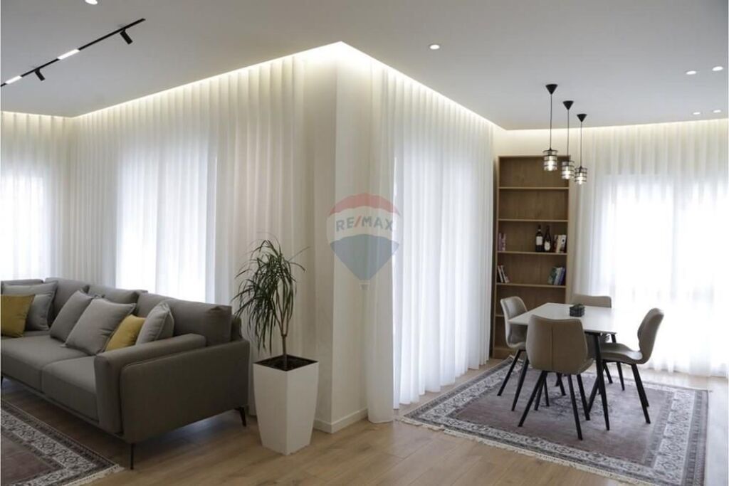 Apartment for rent in Zogu i Zi, Tirana, 104 m². Photo 2 of 3