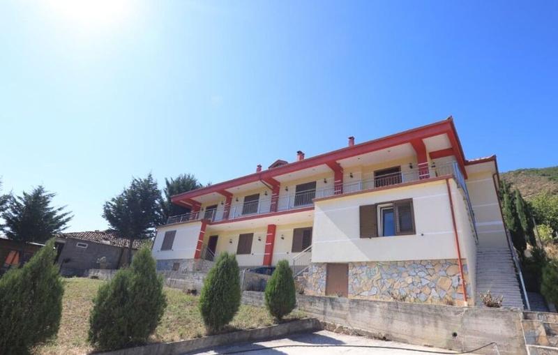Villa 2+1 in vendita a Pogradec, Korce, Pogradec, 405 m²