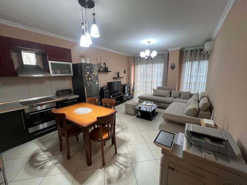 Apartament 2+1 në shitje në Komuna e Parisit, Tiranë, 90 m². Foto 4 nga 12