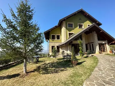Lokal në shitje në Surrel, Tiranë, 2 000 m². Foto 1 nga 3