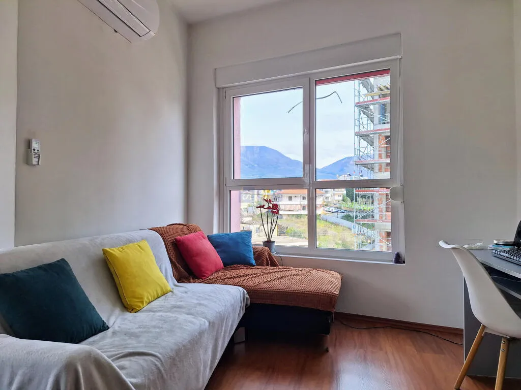 Apartament 2+1 me qera në Ali Demi, Tiranë, 85 m². Foto 1 nga 9