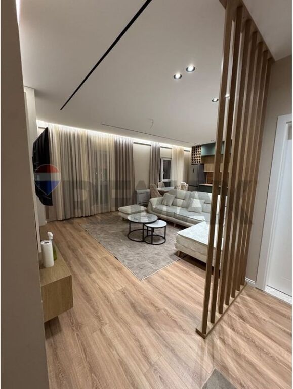 Appartamento in affitto a Bulevardi i Ri, Tirana, 104 m². Foto 1 di 3