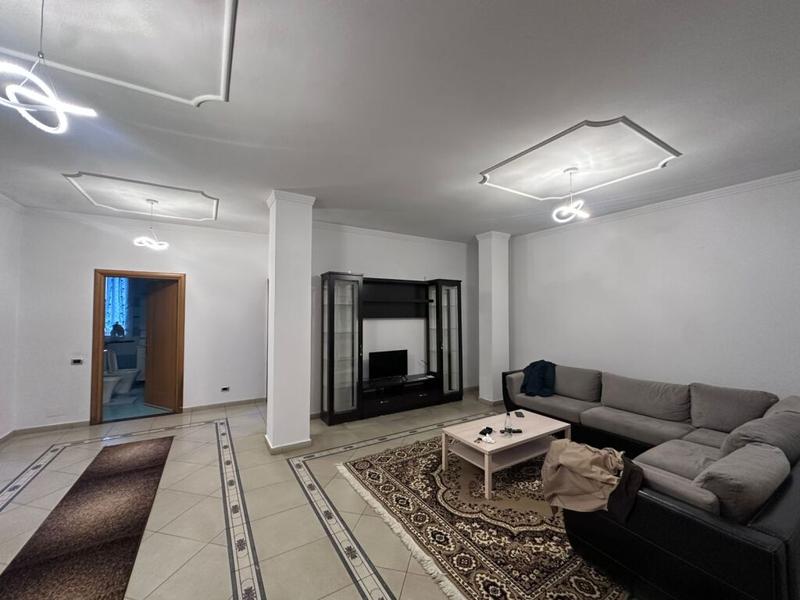 Appartamento 2+1 in affitto a Rruga Myslym Keta, Tirana, 140 m²