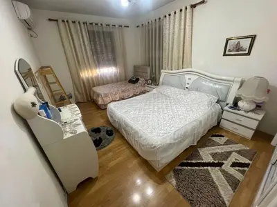 Appartamento 2+1 in affitto a Rruga Bardhyl, Tirana, 90 m². Foto 3 di 5