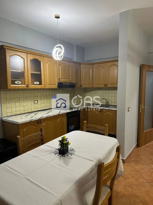 Appartamento 2+1 in affitto a Myslym Shyri, Tirana, 100 m²
