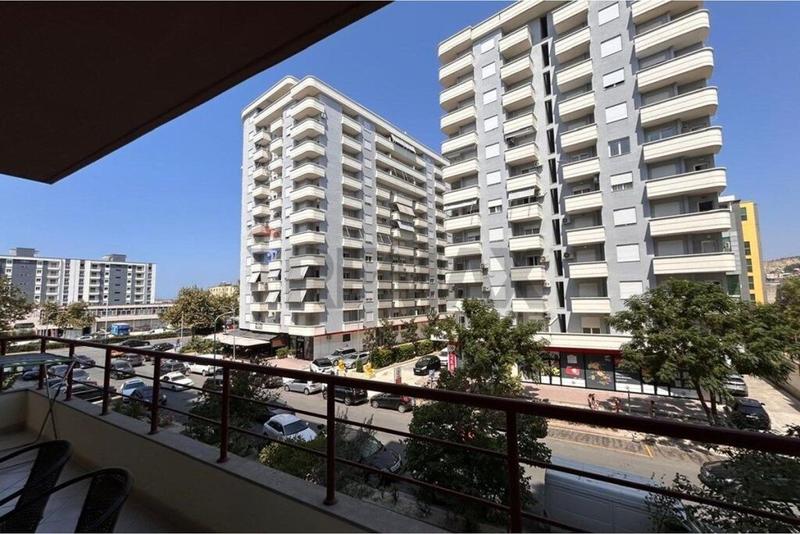 Apartment 2+1 for rent in Rruga Gjergj Kastrioti, Vlorë, 92 m²