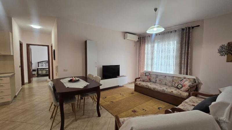 Apartament 2+1 me qera në Rruga Stavri Themeli, Tiranë, 100 m²
