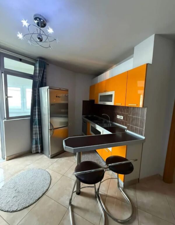 Apartament 2+1 me qera në Rruga Irfan Tomini, Tiranë, 90 m². Foto 2 nga 3
