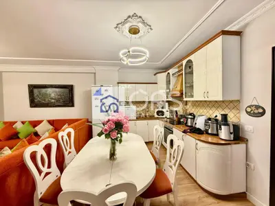 Apartament 2+1 me qera në Komuna e Parisit, Tiranë, 112 m². Foto 2 nga 6