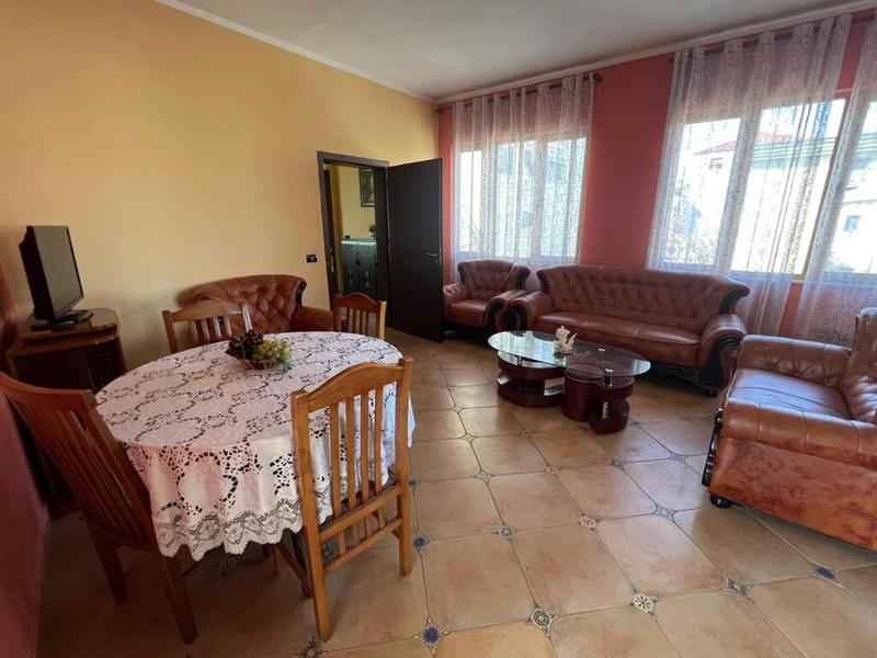 Apartament me qera në Rruga Gjin Gjergji, Tiranë, 80 m². Foto 8 nga 11