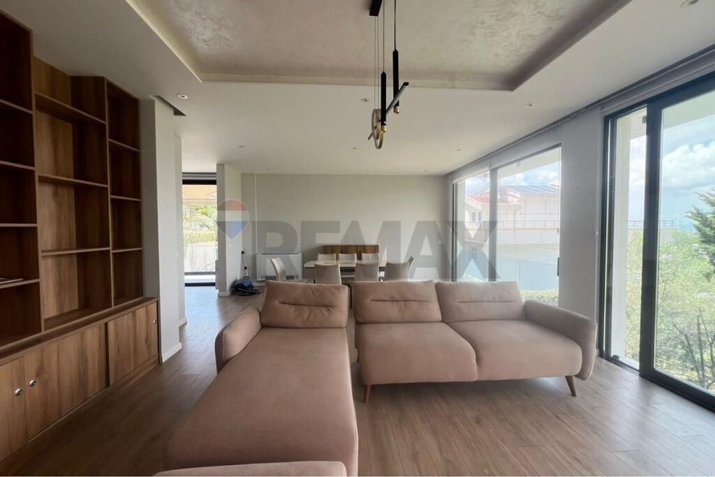 Villa in affitto a Liqeni i Thatë, Tirana, 800 m². Foto 3 di 3