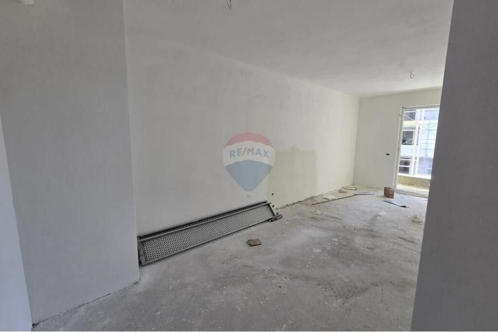 Apartment for sale in Univers City, Tirana, 104 m². Photo 3 of 3