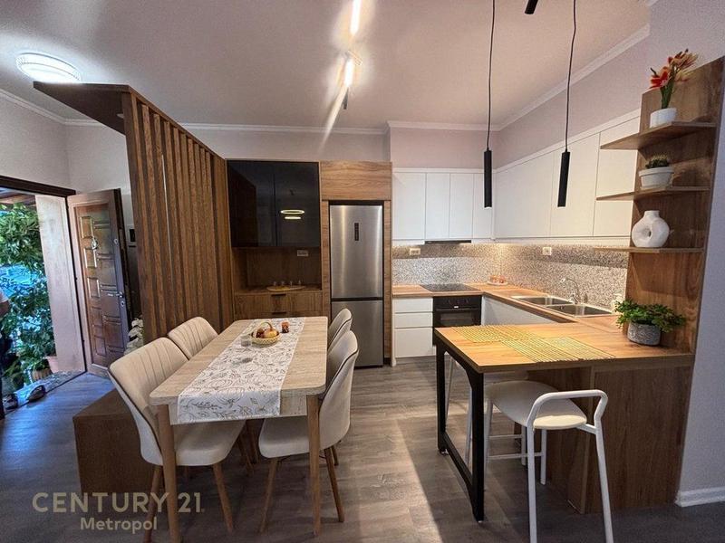 Appartamento in affitto a Liqeni, Tirana, 105 m²