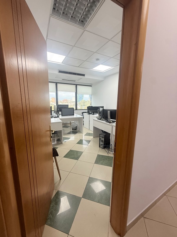 Office for rent in Blloku, Tirana, 120 m². Photo 2 of 4