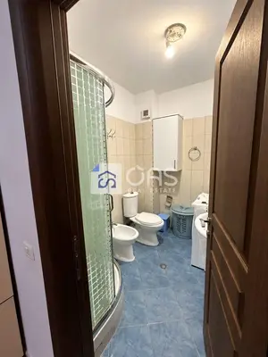 Apartament 1+1 me qera në Ali Demi, Tiranë, 70 m². Foto 6 nga 7