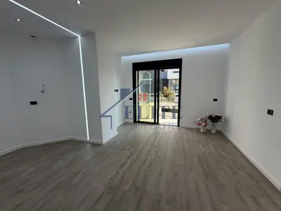 Apartament 1+1 në shitje në Lungomare, Vlorë, 75 m². Foto 2 nga 10