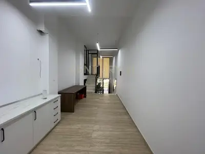 Zyrë me qera në Rruga Hoxha Tahsim, Tiranë, 90 m². Foto 8 nga 10