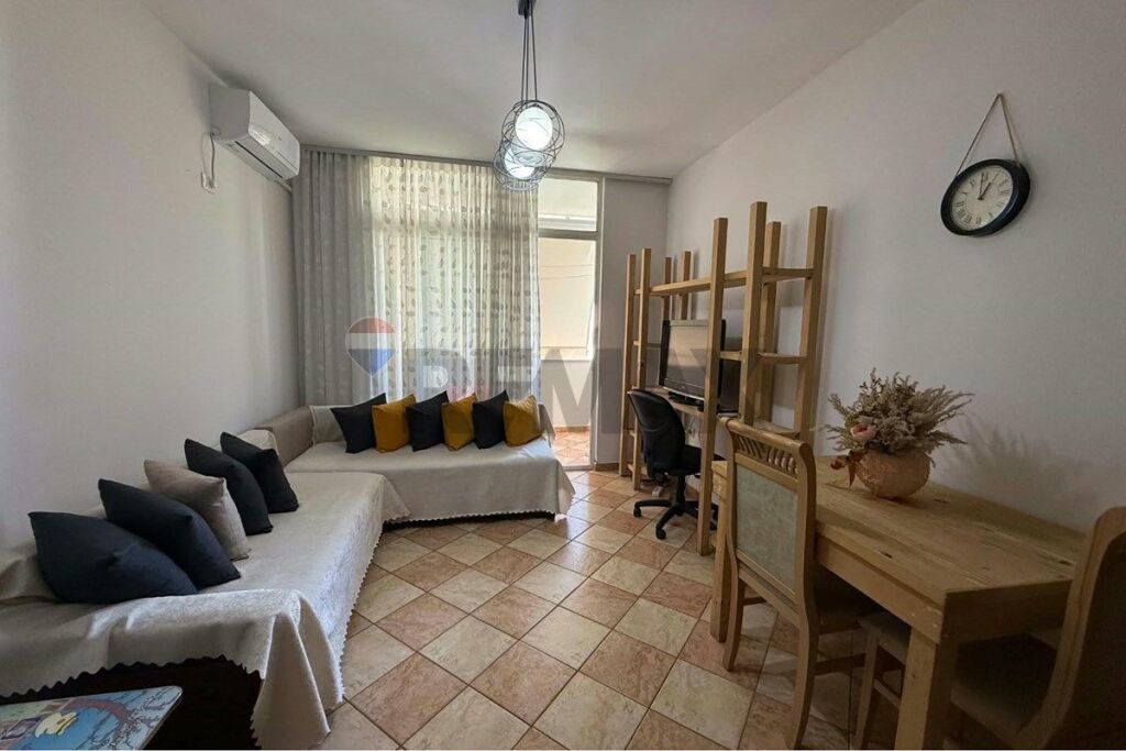 Apartment for rent in Komuna e Parisit, Tirana, 70 m². Photo 1 of 3