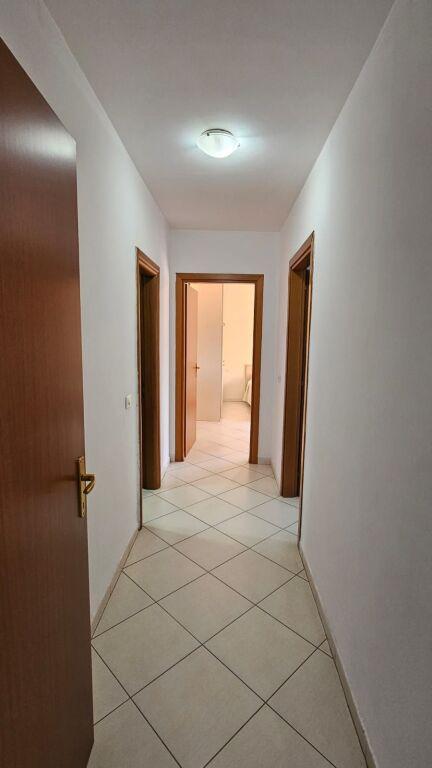 Apartament 2+1 në shitje në Sheshi Skënderbej, Tiranë, 110 m². Foto 6 nga 9