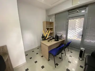 Ufficio in affitto a Rruga Haxhi Dalliu, Tirana, 17 m². Foto 2 di 3
