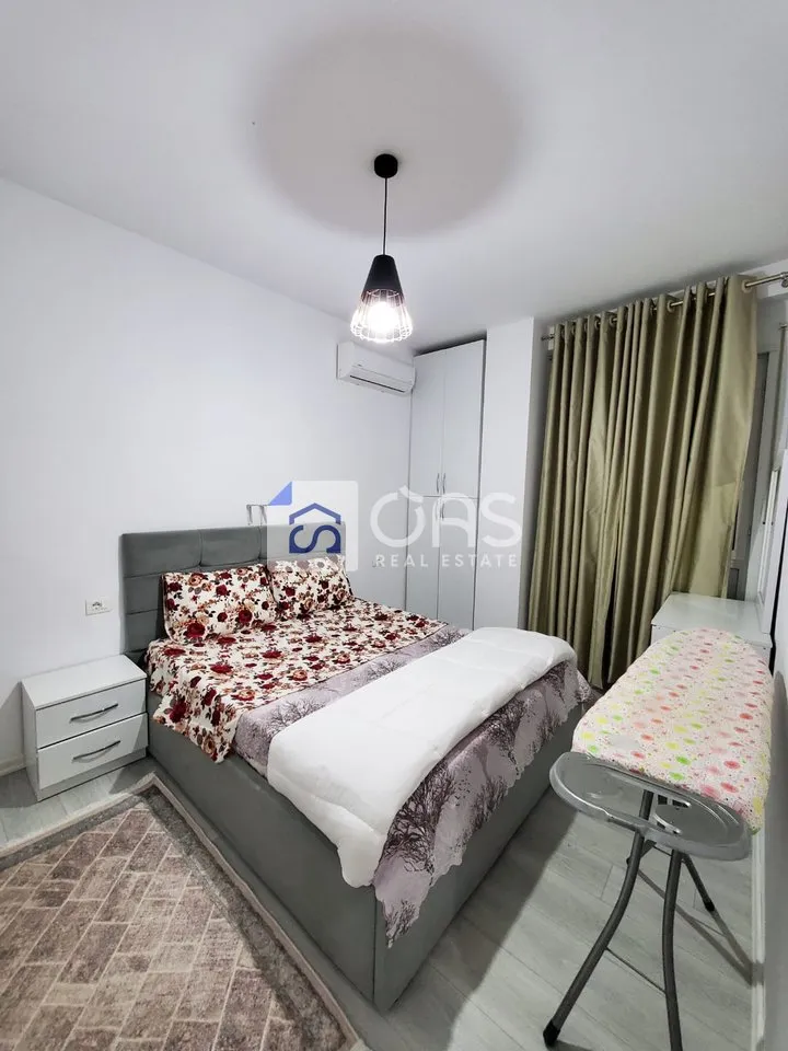 Apartament 1+1 me qera në Komuna e Parisit, Tiranë, 58 m². Foto 1 nga 7