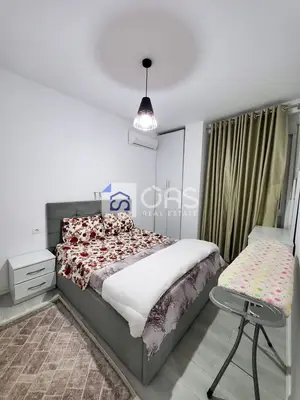 Apartament 1+1 me qera në Komuna e Parisit, Tiranë, 58 m². Foto 1 nga 7