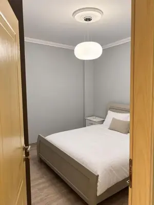 Apartament 2+1 me qera në Sheshi Skënderbej, Tiranë, 80 m². Foto 11 nga 12