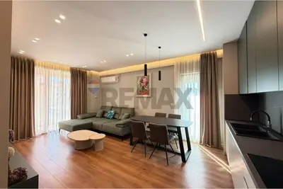 Apartament 2+1 në shitje në Foleja e Gjelbër, Tiranë, 127 m². Foto 2 nga 8