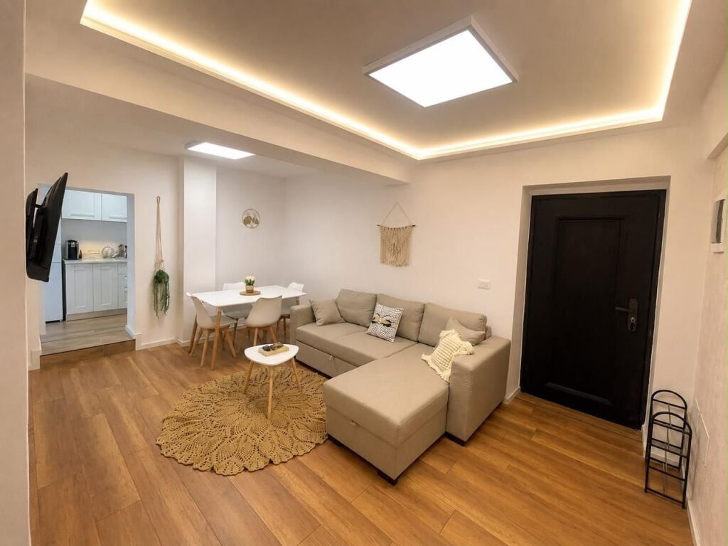 Apartment 2+1 for rent in Brryli, Tirana, 70 m². Photo 1 of 3