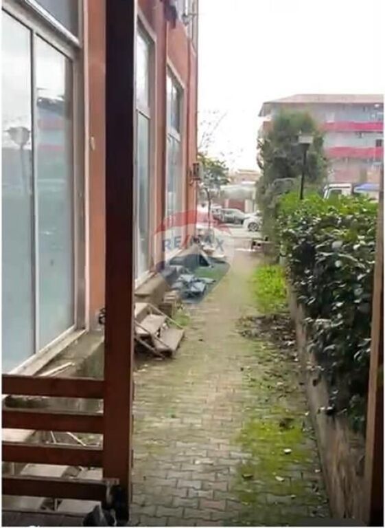Dyqan në shitje në Kthesa e Kamzës, Tiranë, 44 m². Foto 3 nga 3