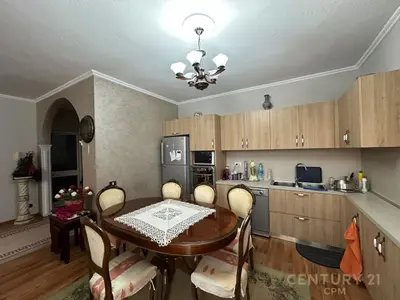 Apartament 3+1 në shitje në Rruga Muhamet Gjollesha, Tiranë, 137 m². Foto 4 nga 12