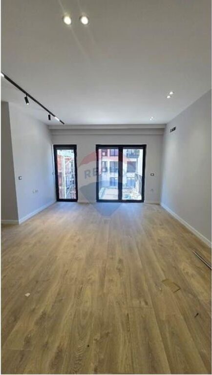Appartamento in vendita a Kodra e Diellit, Tirana, 75 m². Foto 2 di 3