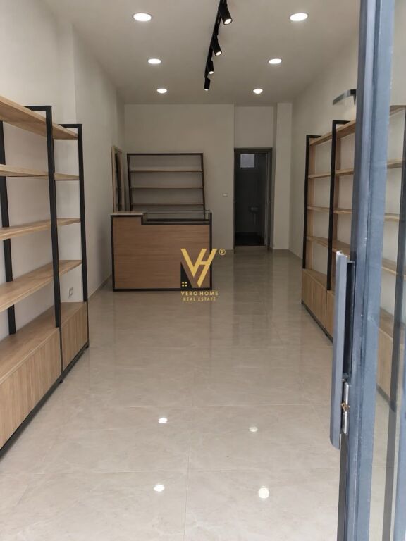 Dyqan me qera në Pallatet Agimi, Tiranë, 35 m². Foto 1 nga 1
