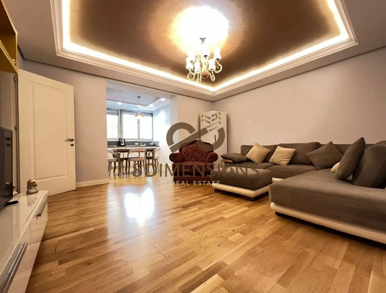 Apartament 2+1 me qera në Sheshi Skënderbej, Tiranë, 96 m². Foto 1 nga 12